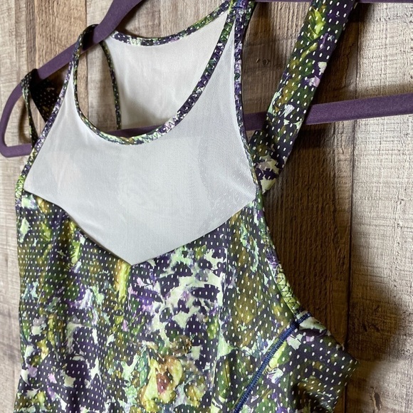 Lululemon Running In The City Tank Top - Size 6 - Picture 6 of 8